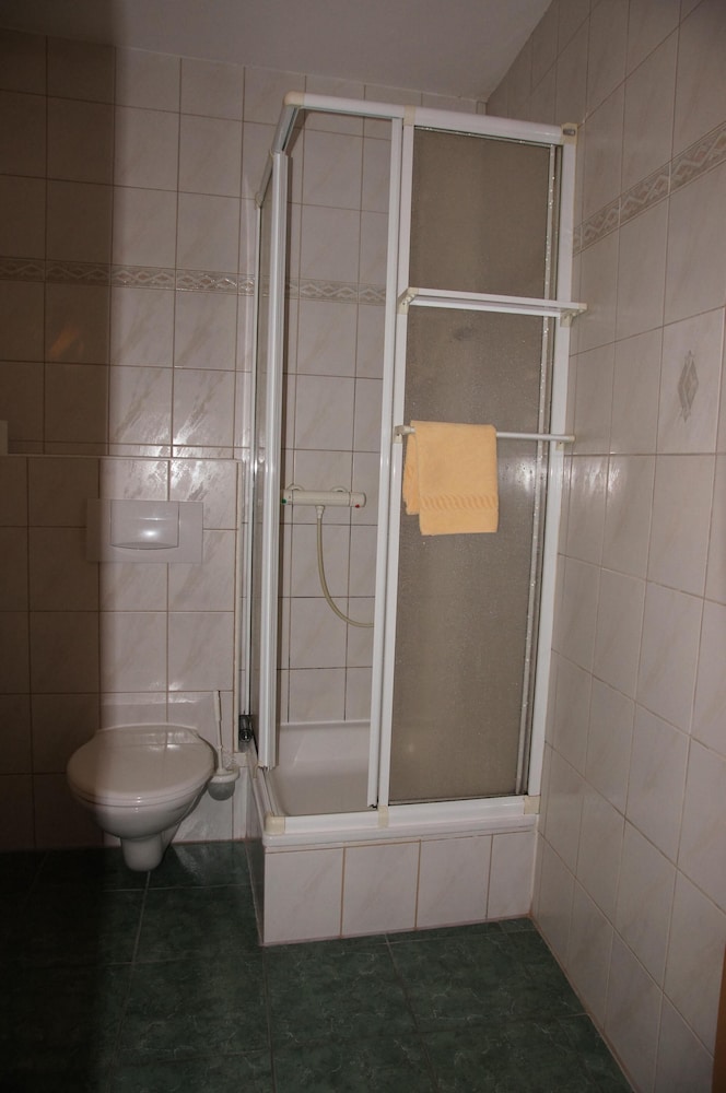 Twin Room, Private Bathroom photo 2