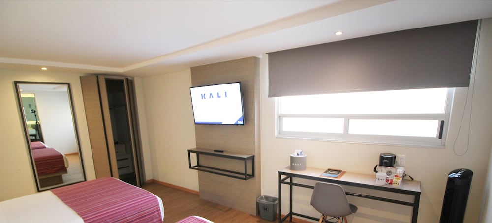 Premier Double Room, 2 Double Beds photo 2