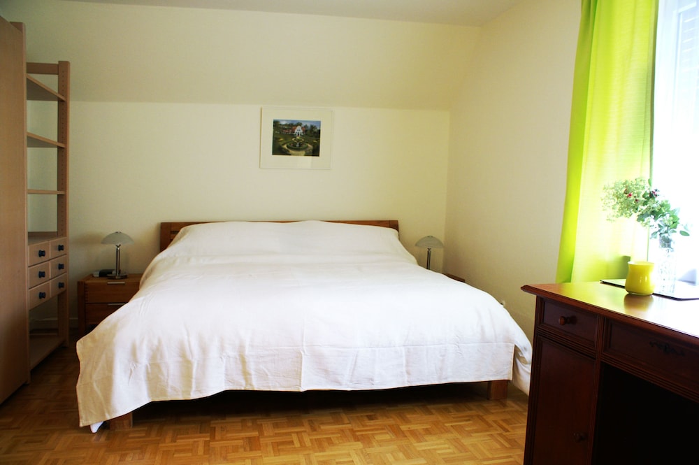 Economy Double Room, Shared Bathroom photo 2