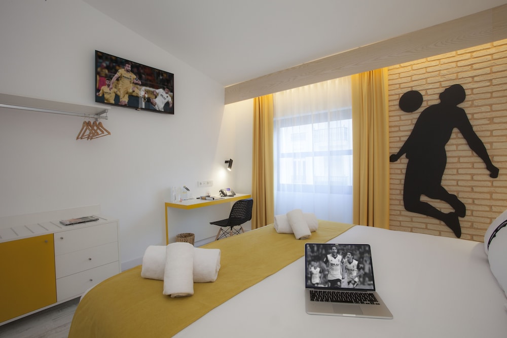 Double Room - Photo 16