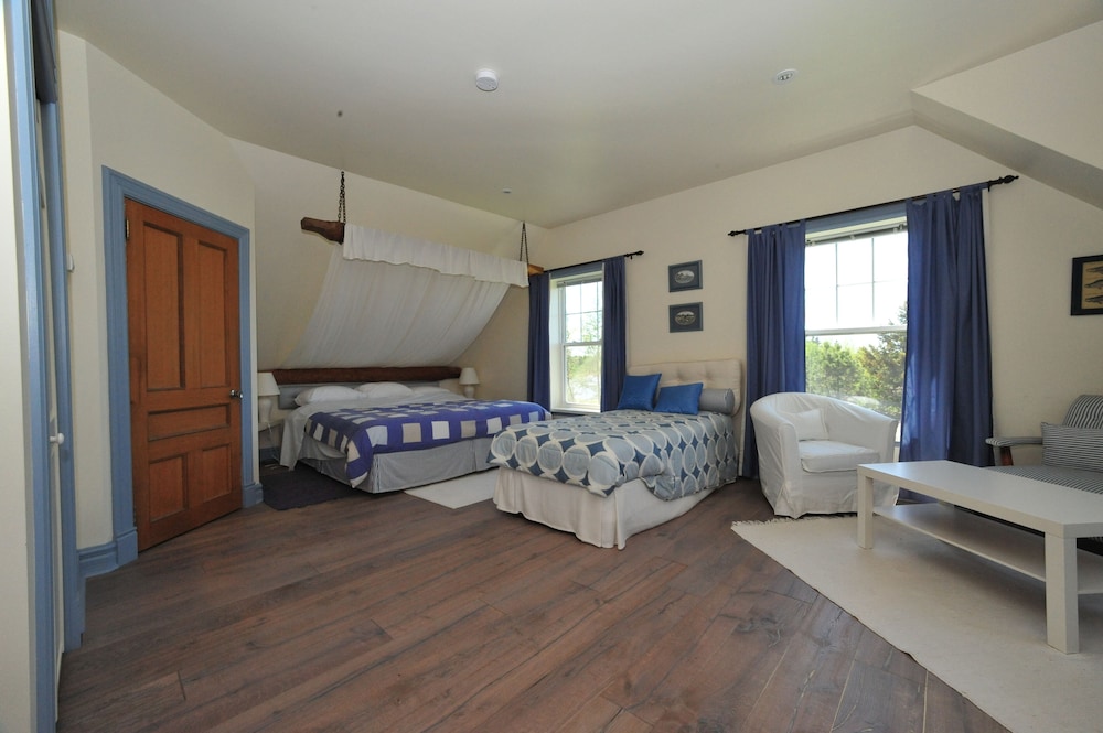 Luxury Suite, 1 King Bed with Sofa bed photo 2