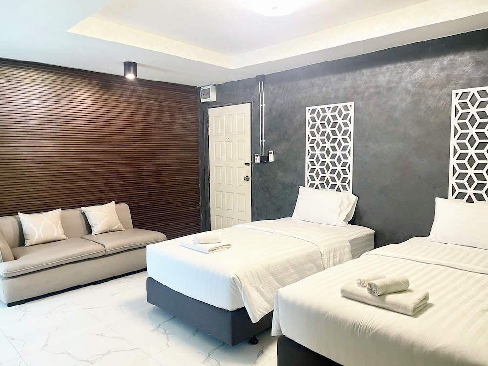 Deluxe Twin Room photo 2