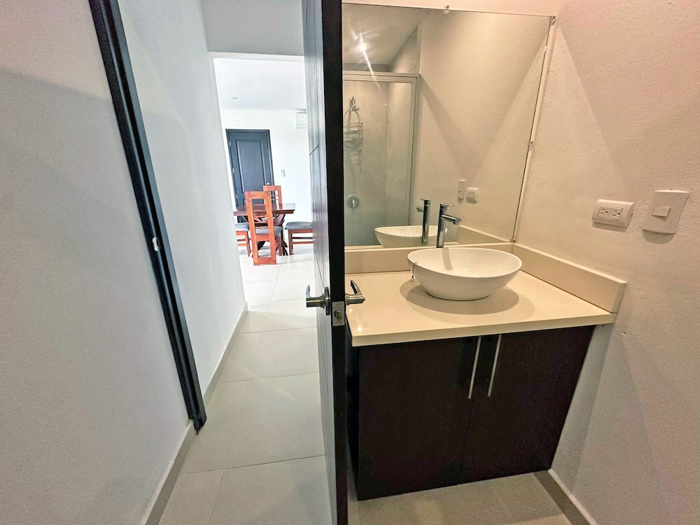 Design Condo photo 3