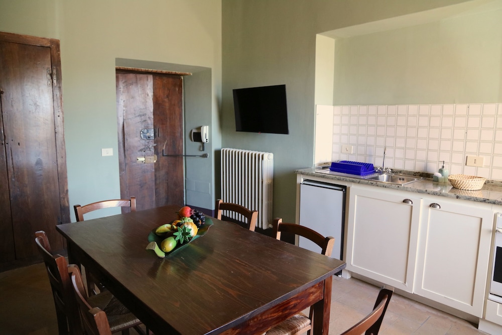 Standard Apartment, 1 Bedroom, Courtyard View, Tower photo 3