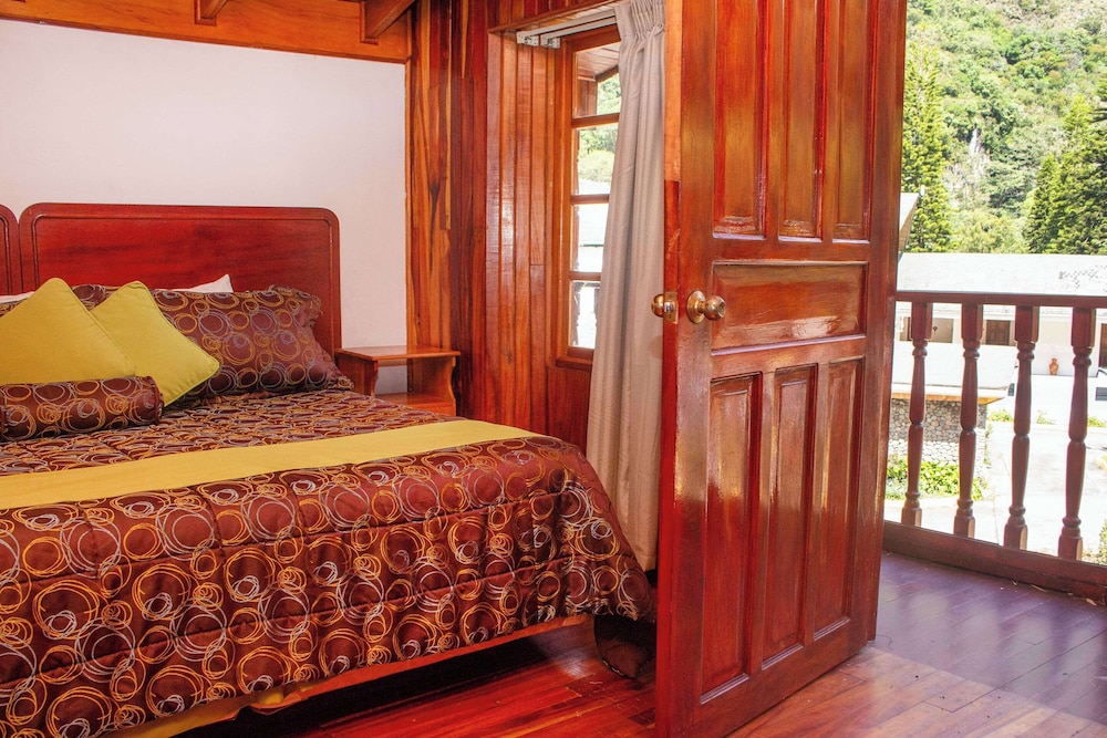 1 King Bed, Cabin Room - Photo 3