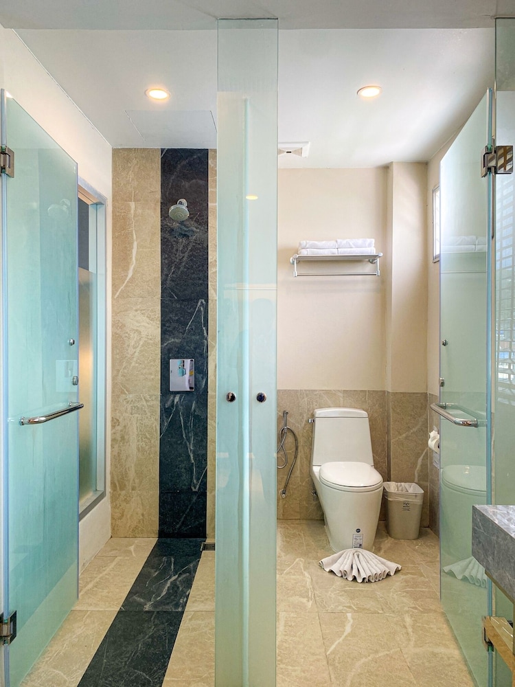 Deluxe Room - Photo 18