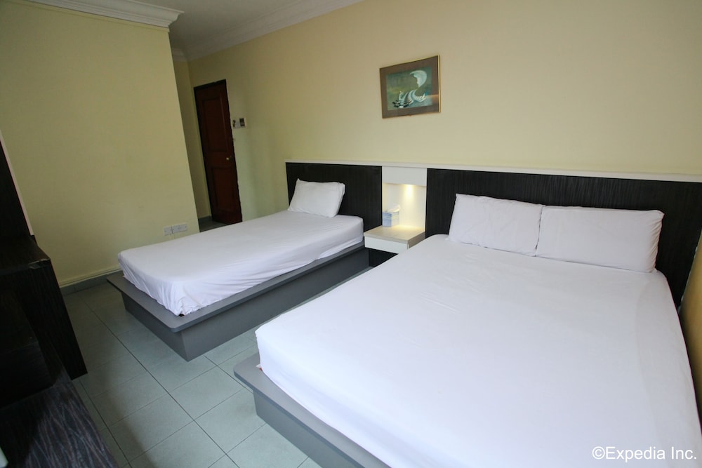 Basic Triple Room photo 3