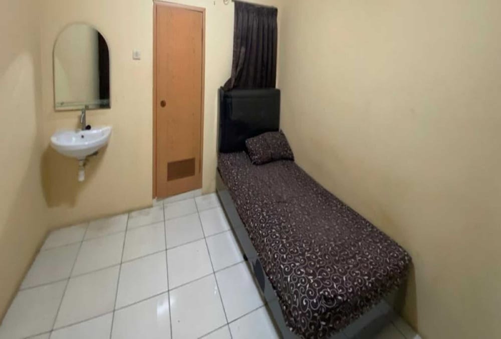 Economy Single Room