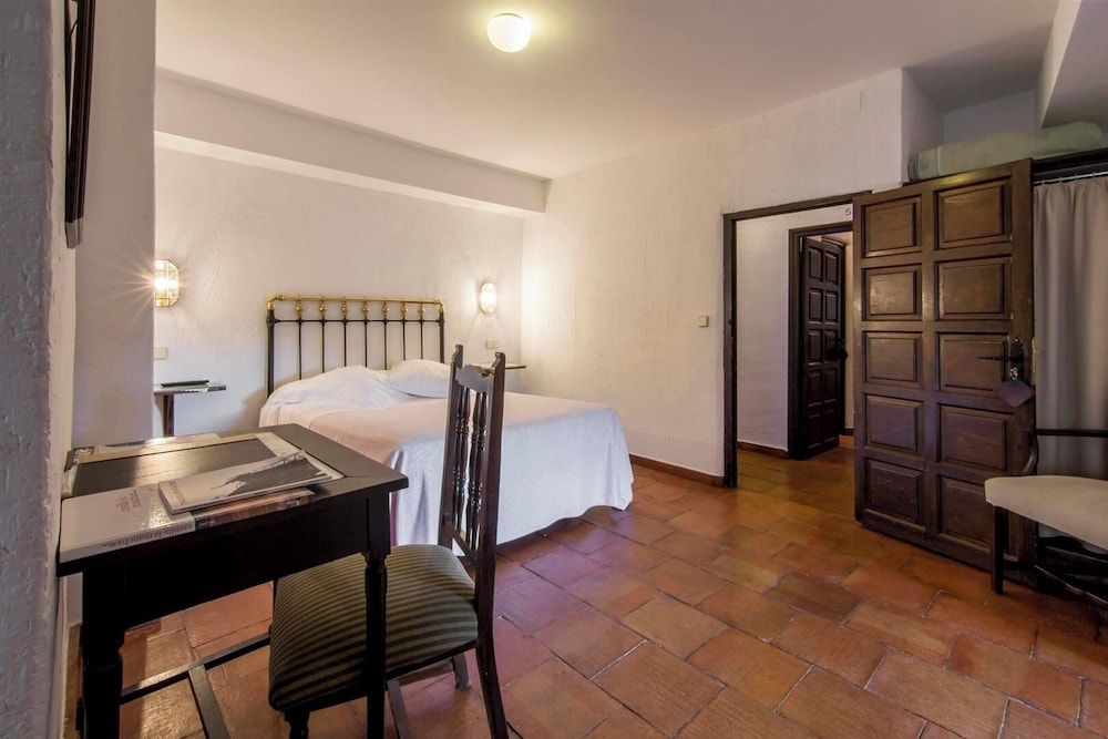 Double Room - Photo 3