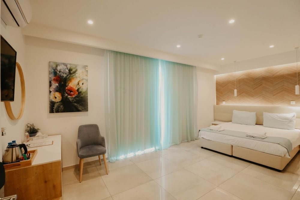 Double Room, Balcony, Partial Sea View - Photo 7