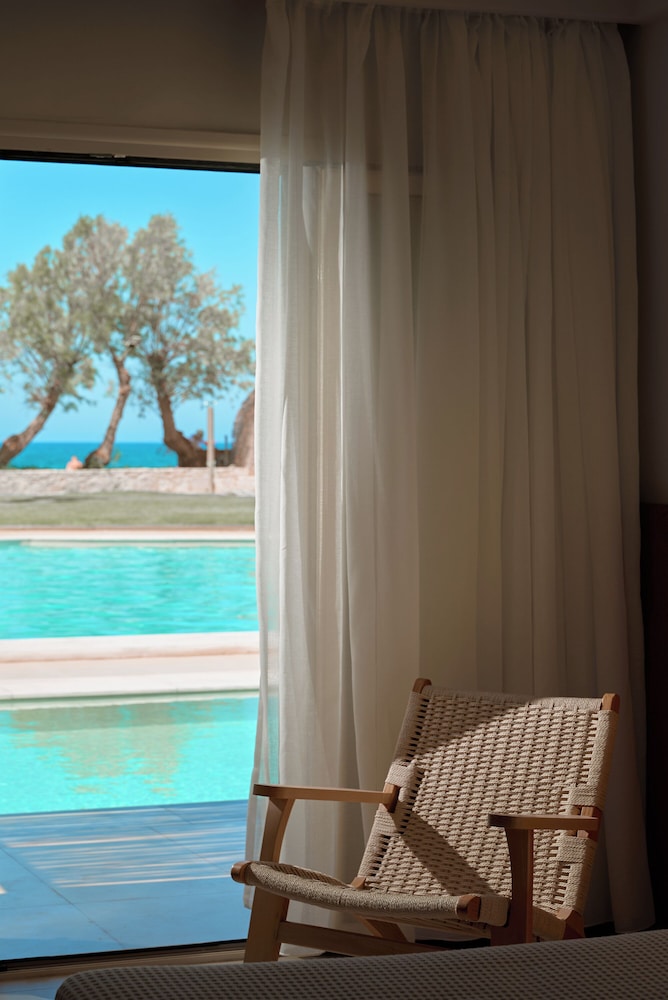 Superior Swim Up Sea View photo 1