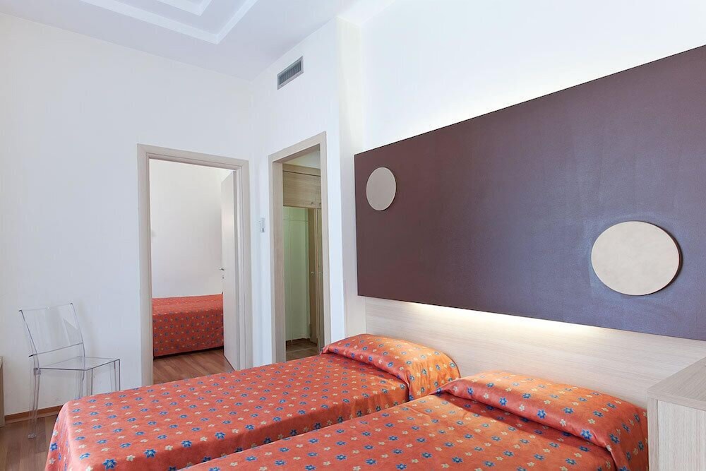 Triple Room photo 2