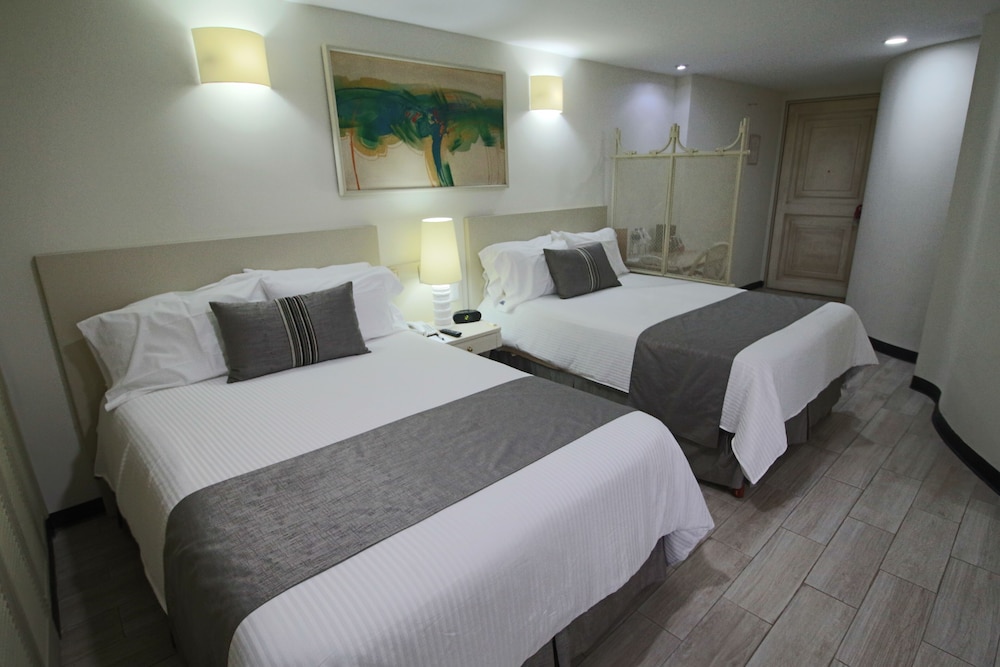 Suite, 2 Double Beds, City View (Master Suite) photo 2
