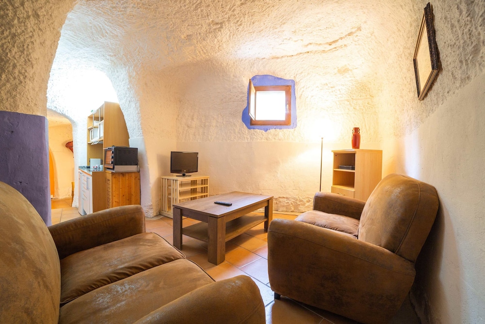 House Cave, from 2 to 4 people photo 2
