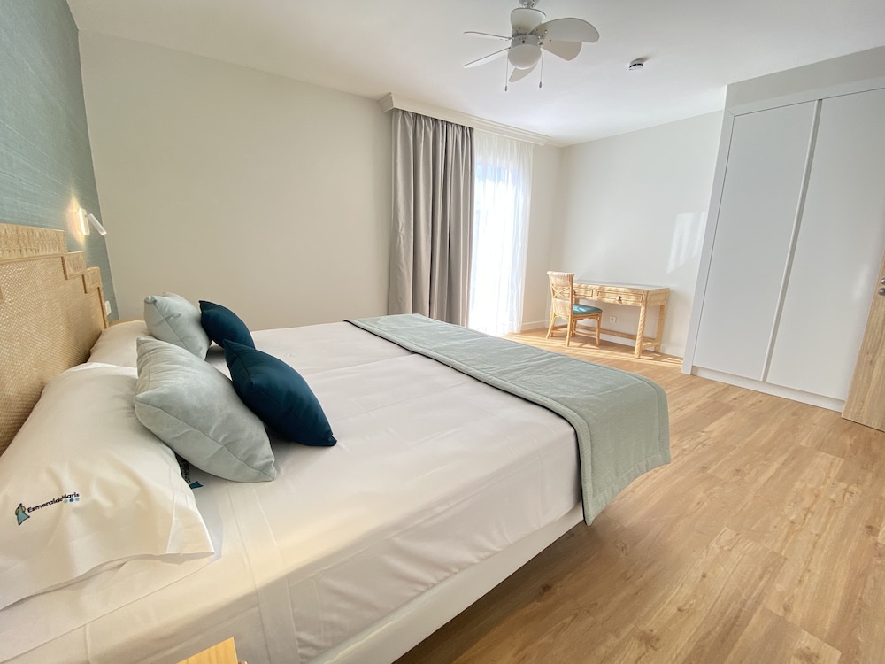 Suite, 2 Bedrooms, Terrace, Sea View (2 adults + 1 child) Suite, 2 Bedrooms, Terrace, Sea View (2 adults + 1 child)