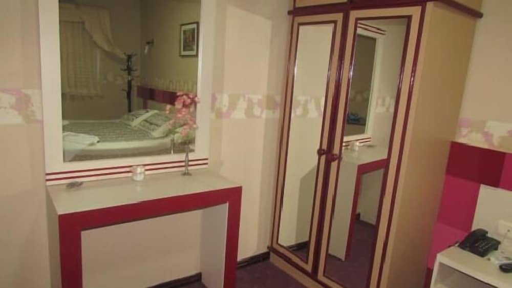 Twin Room, Non Smoking - Photo 3