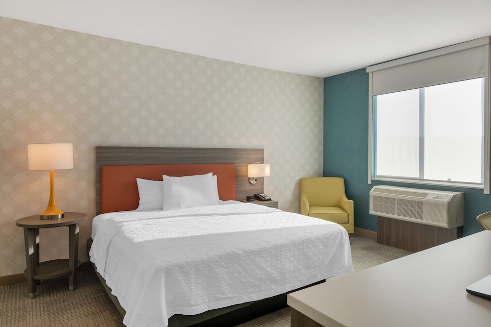 Suite, 1 King Bed, Accessible (Hearing) - Photo 1