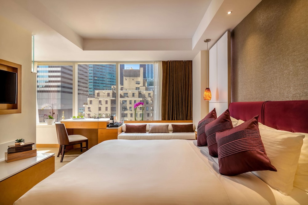 Deluxe Room, City View