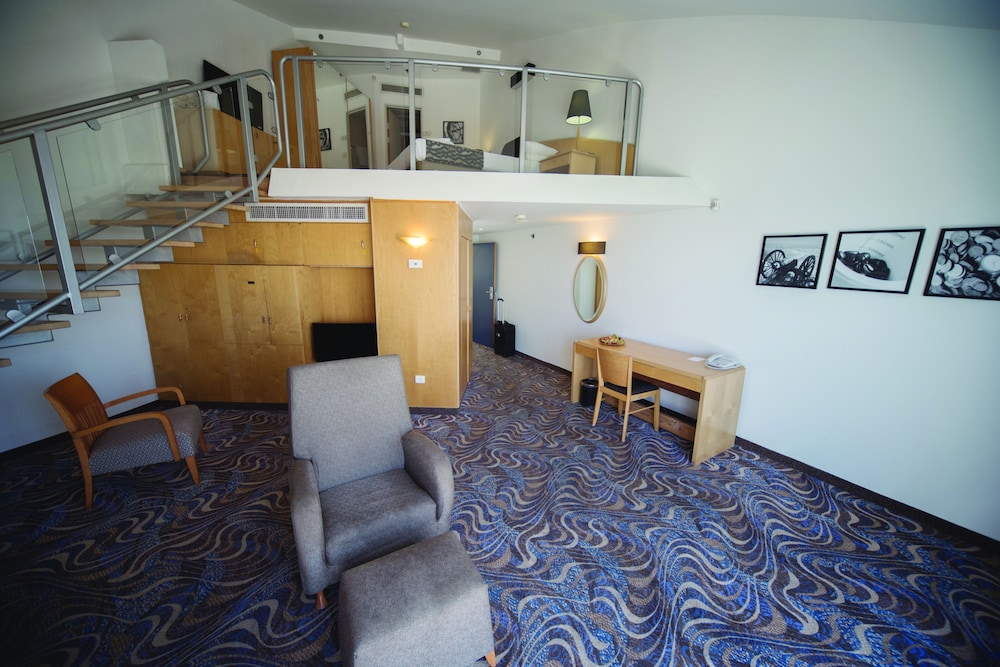 Gallery Duplex, 2 Bedrooms, Sea View