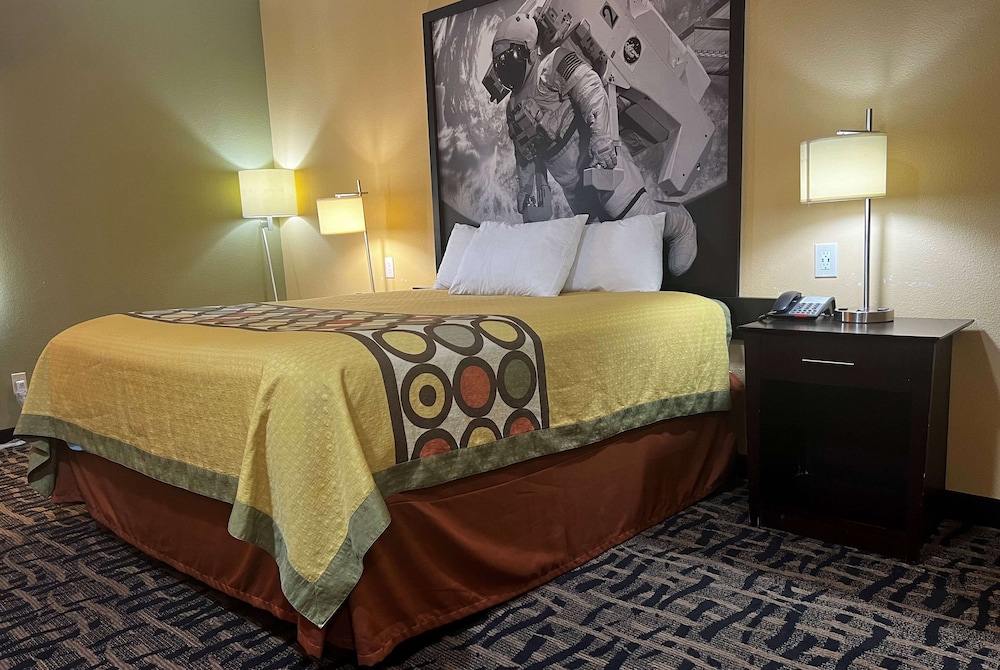 Standard Room, 1 King Bed - Photo 2