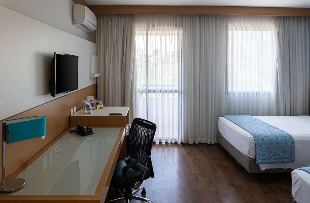Executive Twin Room - Photo 2
