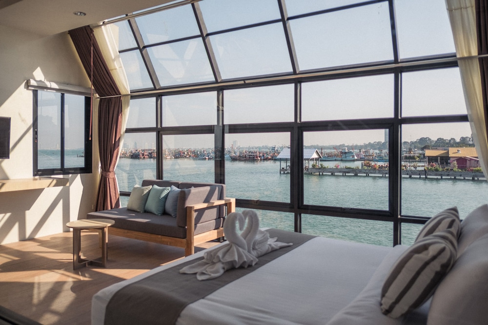 Deluxe Room, Sea View, Corner