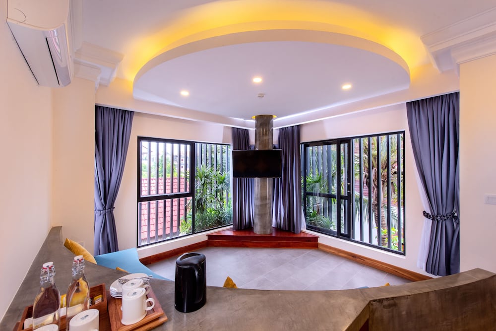 Luxury Family Suite Room - Photo 4