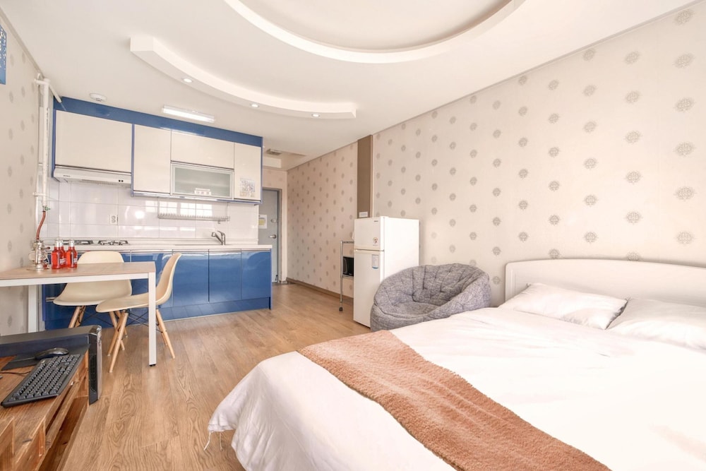 Basic Room, 1 Bedroom (Couple A ( F2 )) photo 3