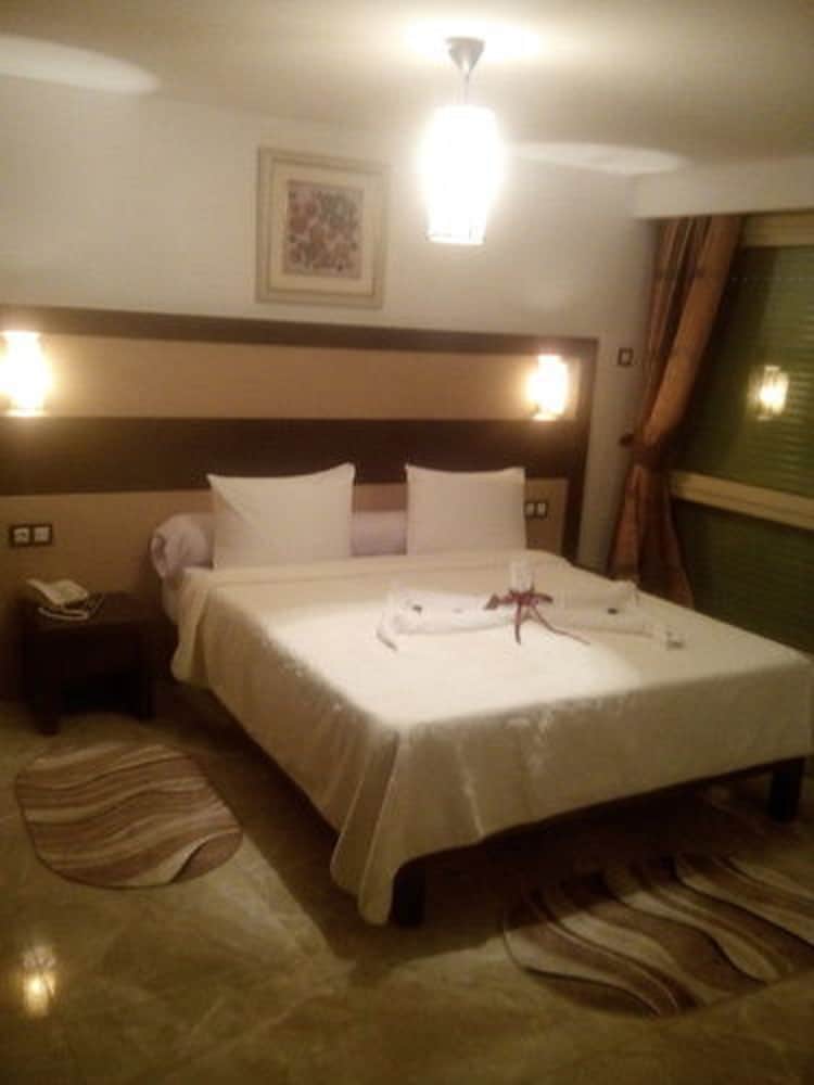 Standard Double or Twin Room photo 1