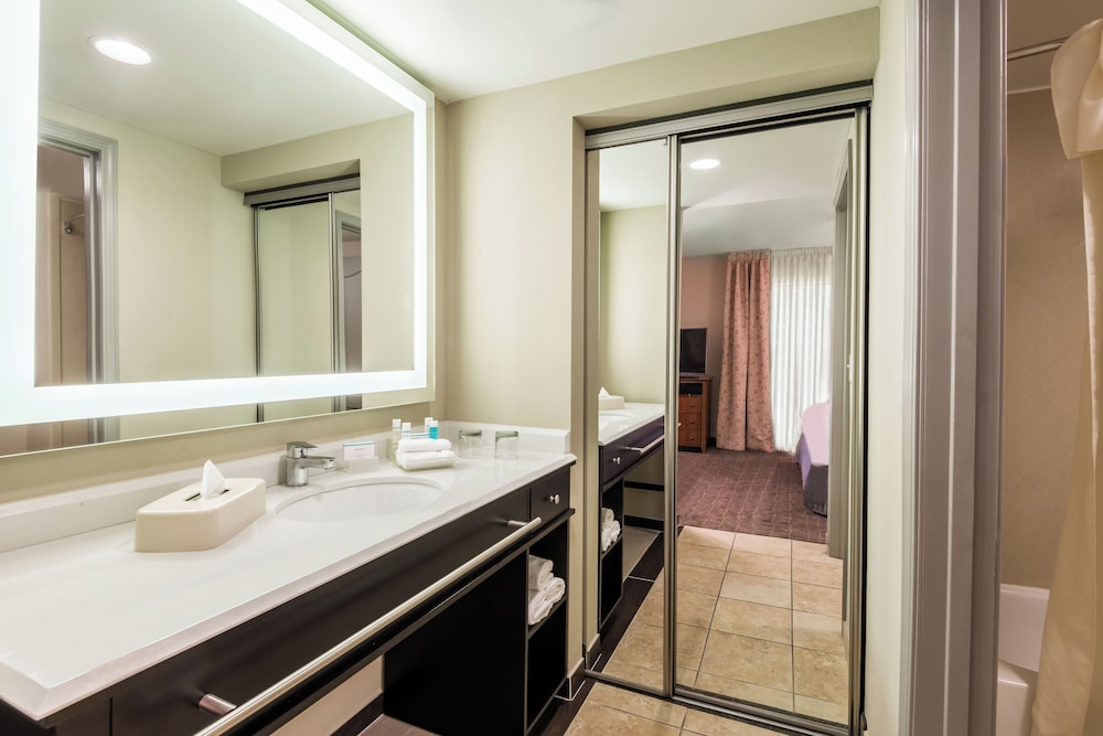 Suite (2 QUEEN BEDROOM) - Photo 4