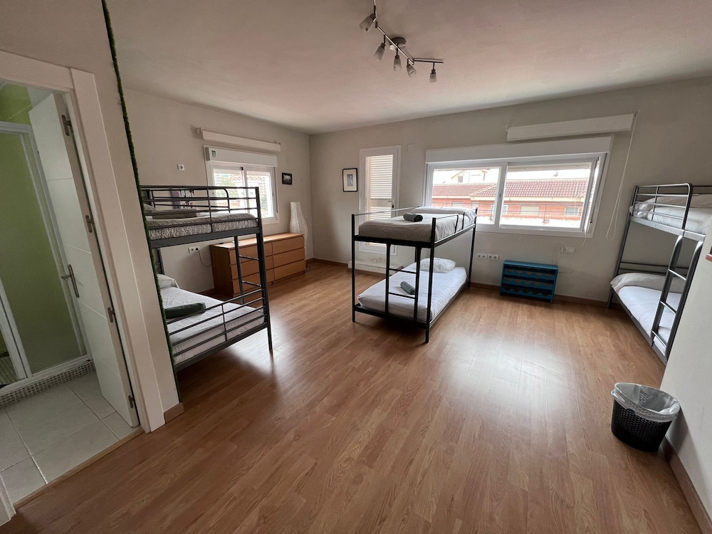 Dormitorio Compartido Económico