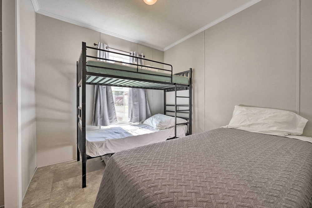 House (2 Bedrooms) photo 2