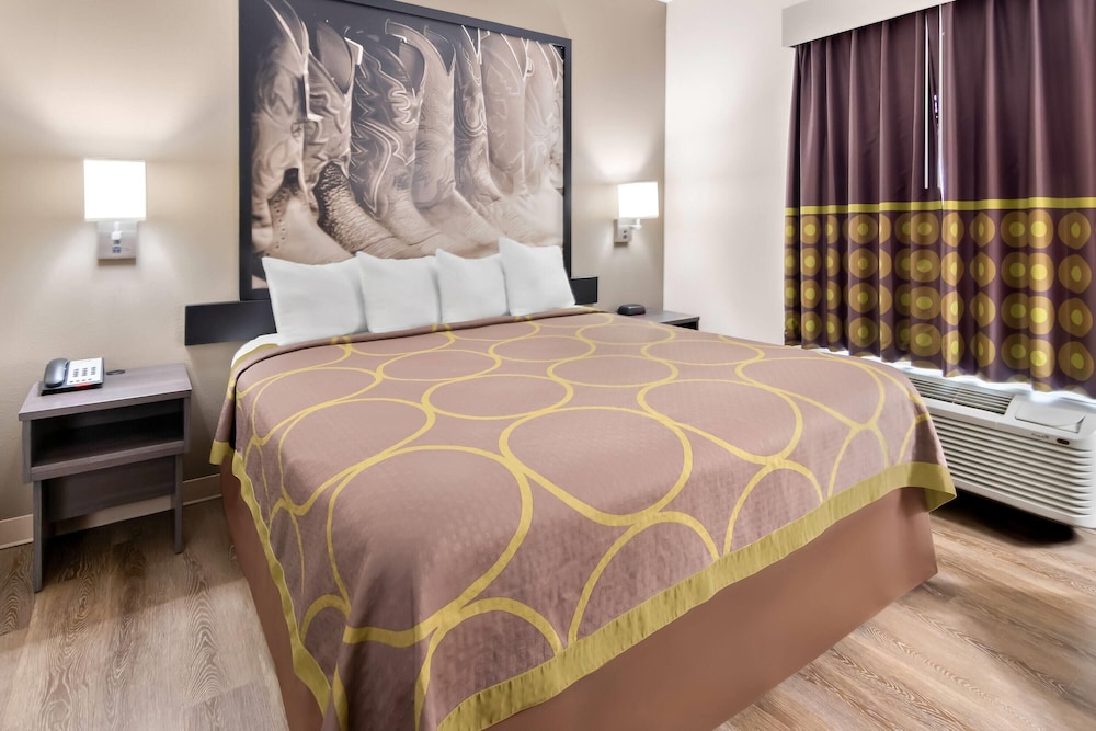 Suite, 1 King Bed photo 2
