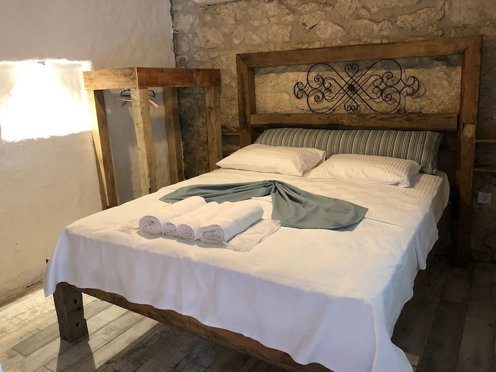 Traditional Double Room, 1 Queen Bed, Non Smoking photo 1