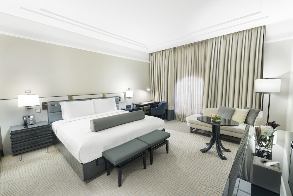 Room, 1 King Bed thumbnail 6