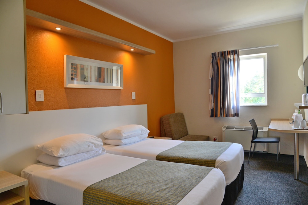 Twin Room, Non Smoking photo 1