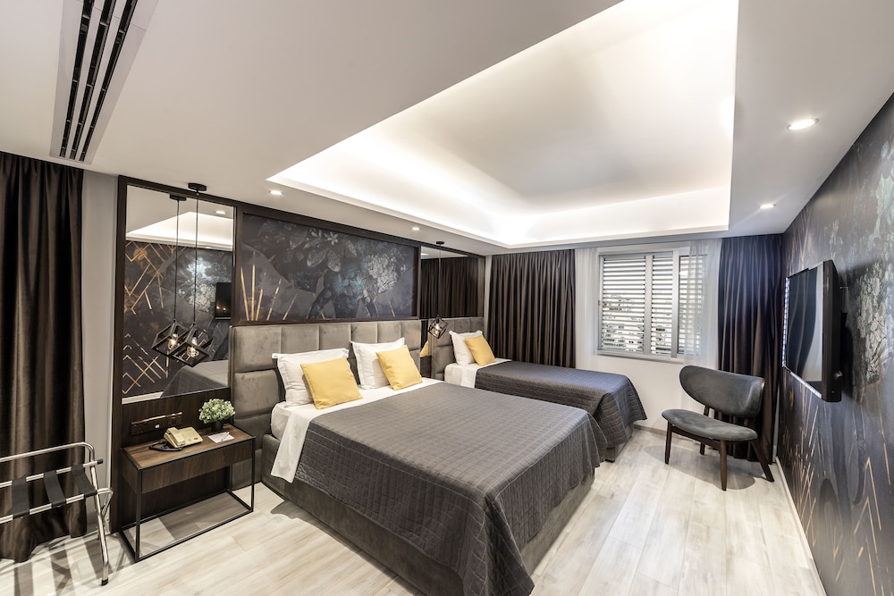 Family Suite - Photo 1