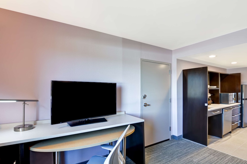 Studio, 1 King Bed, Accessible, Bathtub