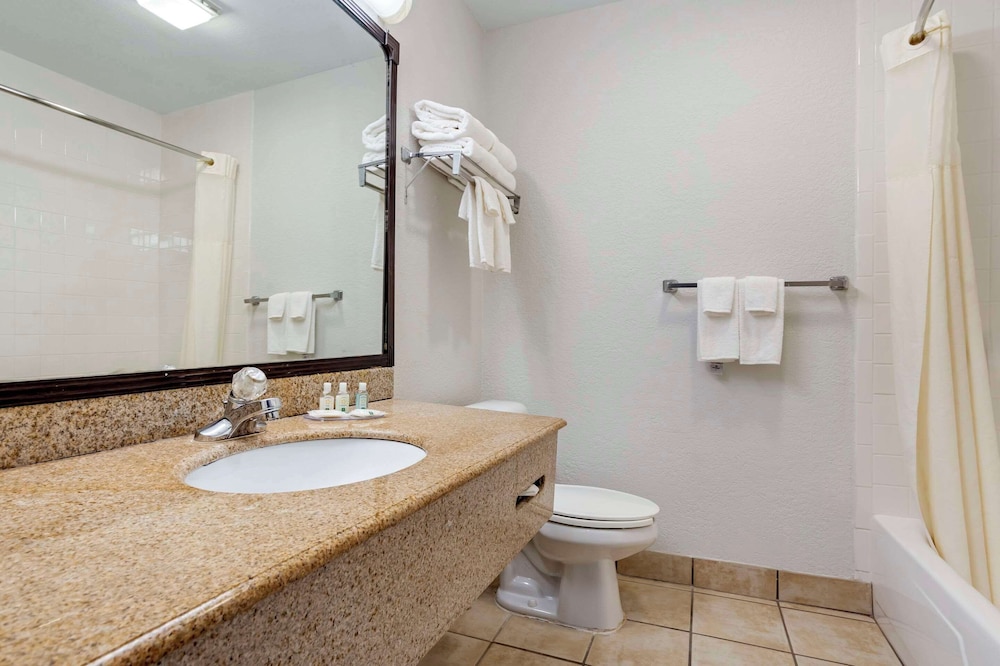Standard Room, 2 Queen Beds, Non Smoking (Building A) - Photo 4