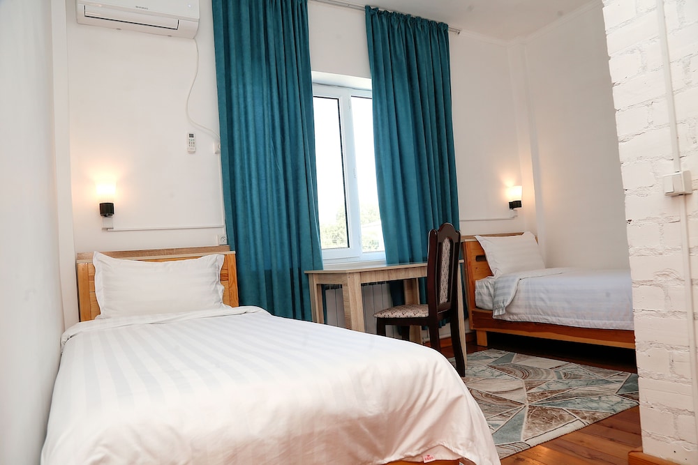Basic Double or Twin Room photo 1
