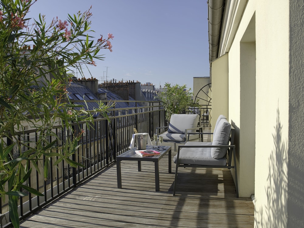 Hotel Royal Saint Honore Paris Louvre view photo