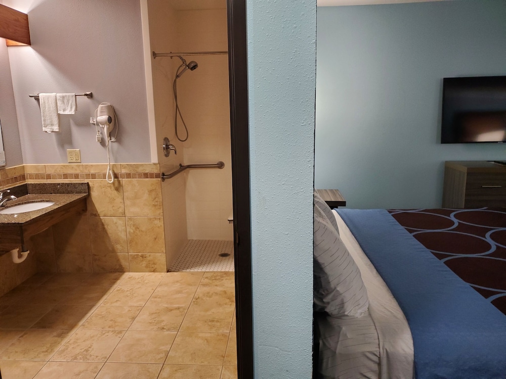 1 King Suite with Sofa Bed and Jetted Tub Accessible photo 3