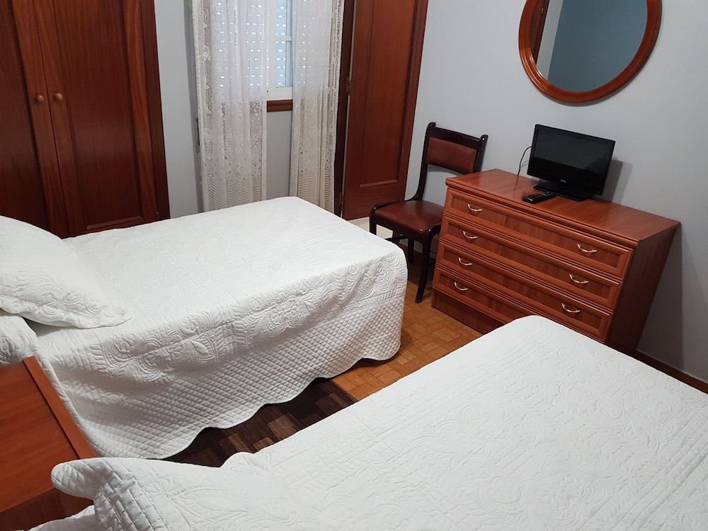 Twin Room - Photo 4