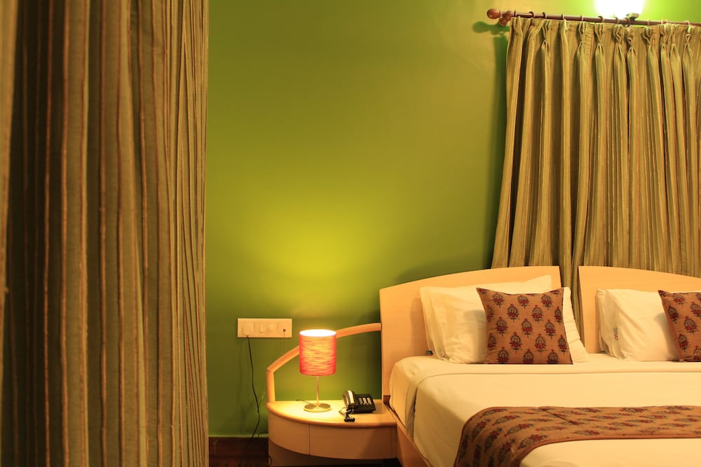 Executive Suite - Photo 2