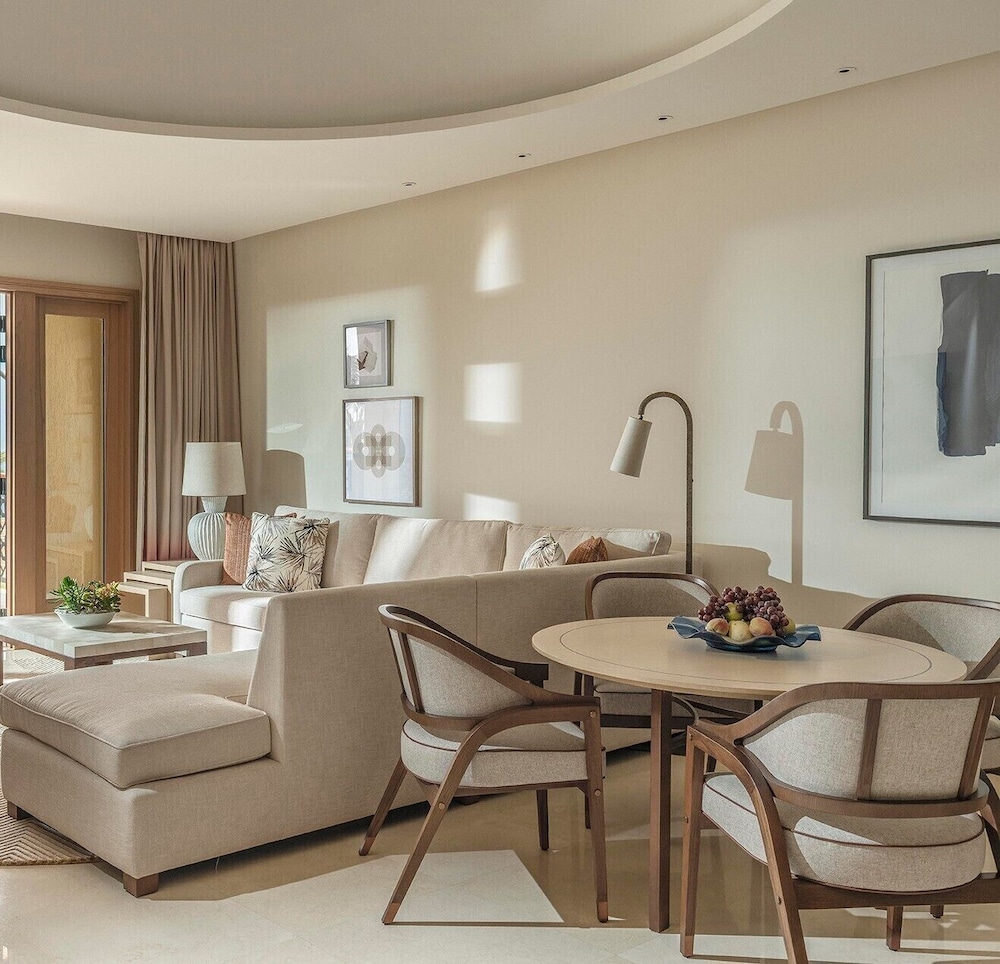 Premier Suite (with Pool) - Photo 5
