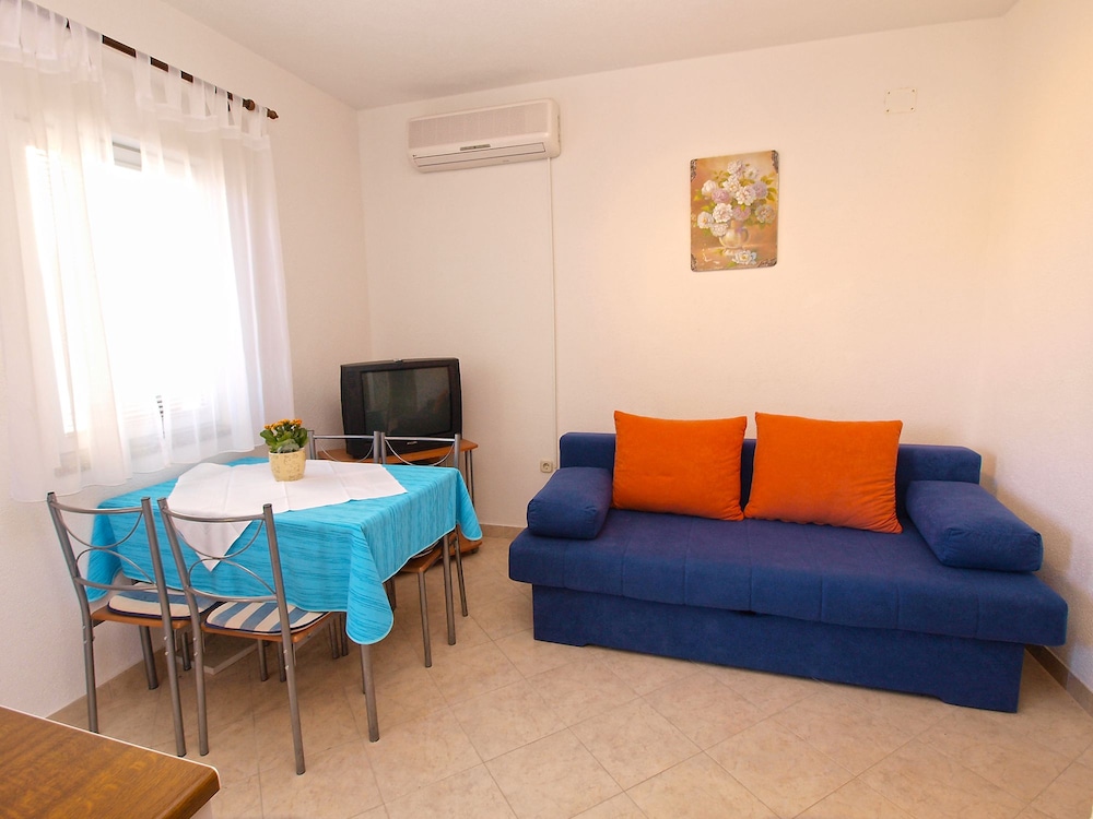 Apartment, 1 Bedroom (395/899)