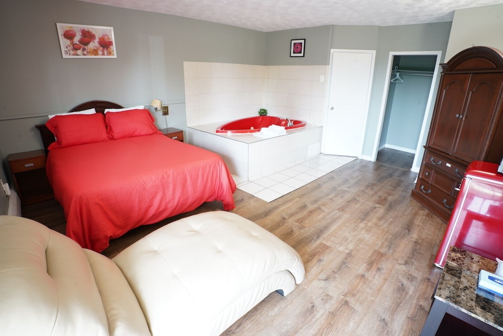 Honeymoon Double Room, 1 Queen Bed, Jetted Tub photo 1
