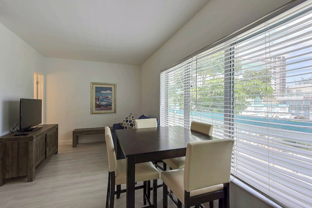 Deluxe Room, 2 Queen Beds, Kitchenette - Photo 3