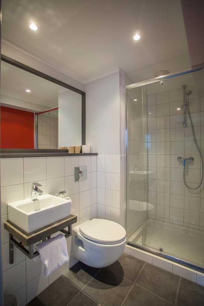Standard Twin Room - Photo 2