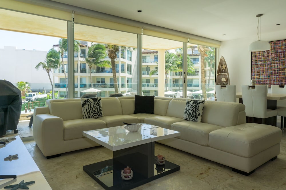 Condo, 2 Bedrooms